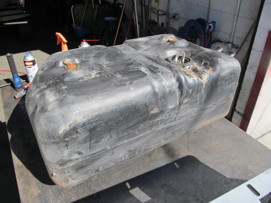 Jeep cj 20 gal gas tank and skid. Pirate 4x4